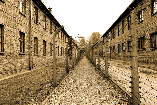 Kto napisał U nas w Auschwitz? Kto napisał U nas w Auschwitz?